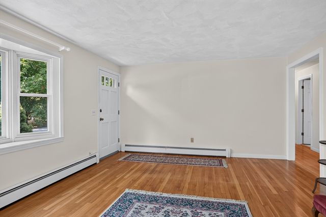 15 Burbank Ln, Lancaster, MA 01523
