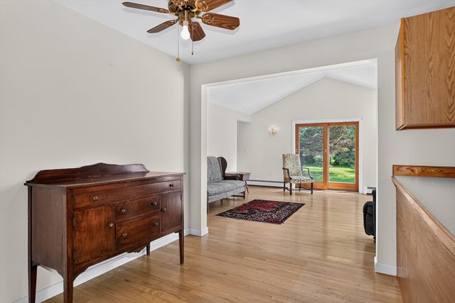 15 Burbank Ln, Lancaster, MA 01523