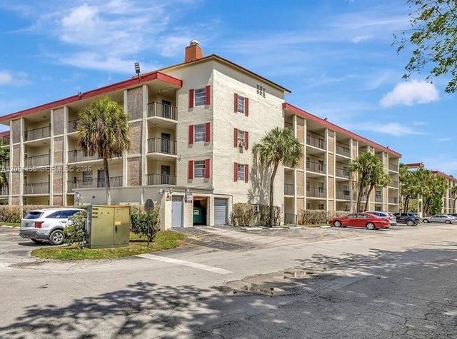 3070 NW 48th Ter 413, Lauderdale Lakes, FL 33313