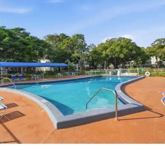 3070 NW 48th Ter 413, Lauderdale Lakes, FL 33313