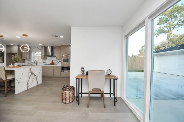 12318 Queensbury Lane, Houston, TX 77024