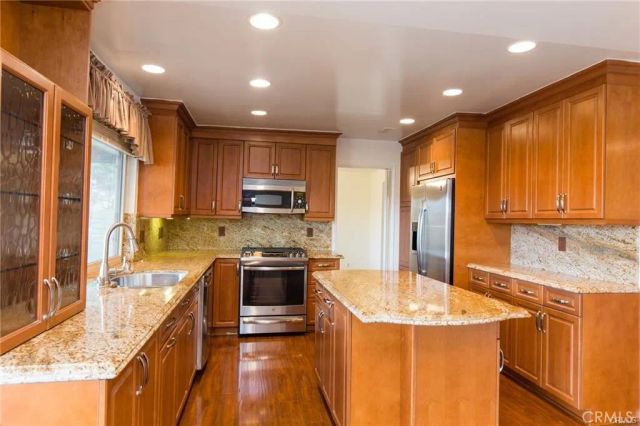 27601 Endeavor Street, Agoura Hills, CA 91301