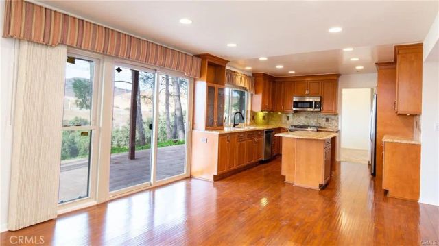 27601 Endeavor Street, Agoura Hills, CA 91301