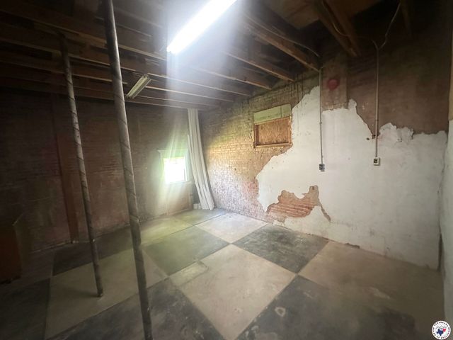 100 Central Avenue, Marietta, TX 75566