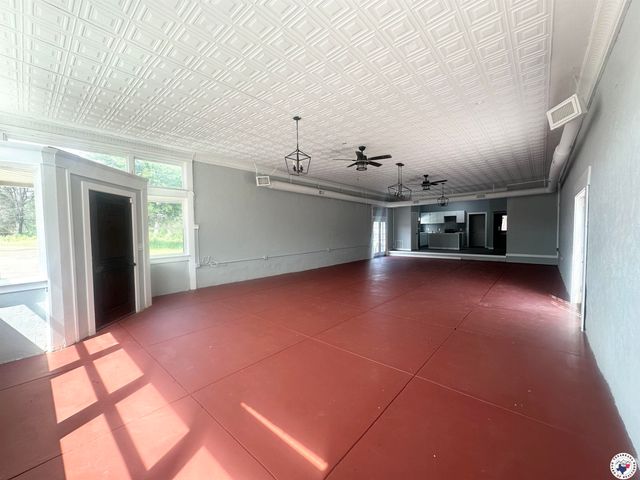 100 Central Avenue, Marietta, TX 75566