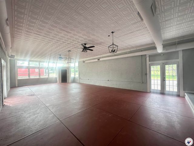 100 Central Avenue, Marietta, TX 75566