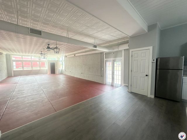 100 Central Avenue, Marietta, TX 75566