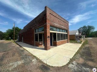 100 Central Avenue, Marietta, TX 75566