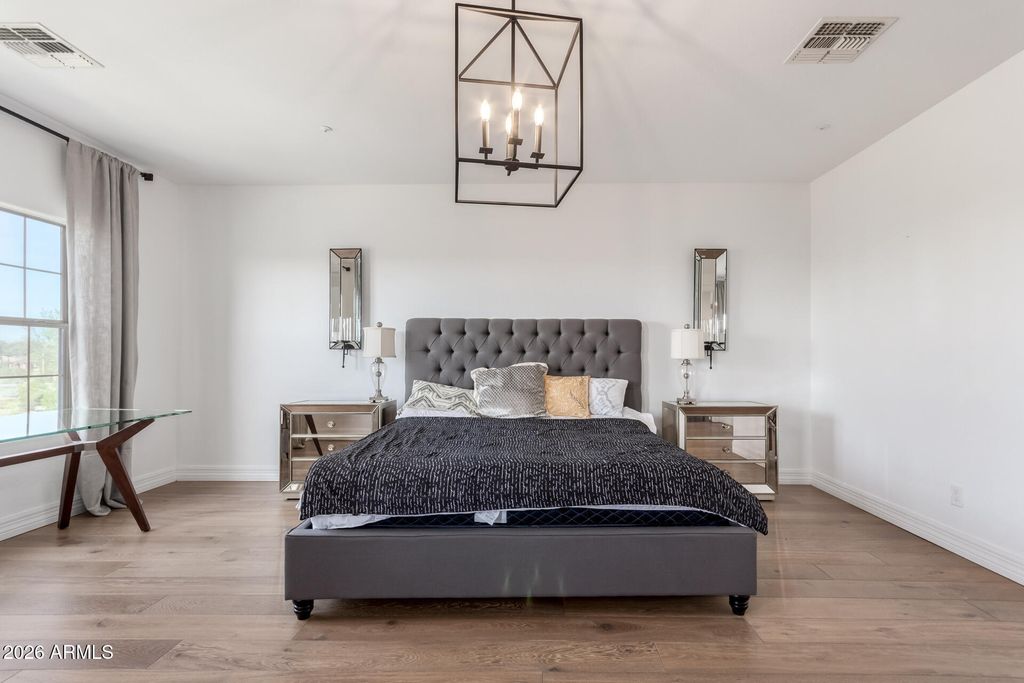 Image 15 of property listing at 18507 N 94TH Street, Scottsdale, AZ 85255