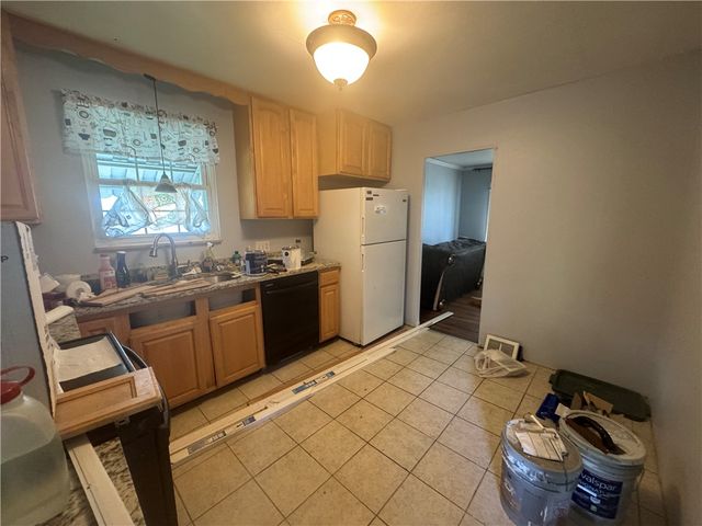119 5th St, California, PA 15419