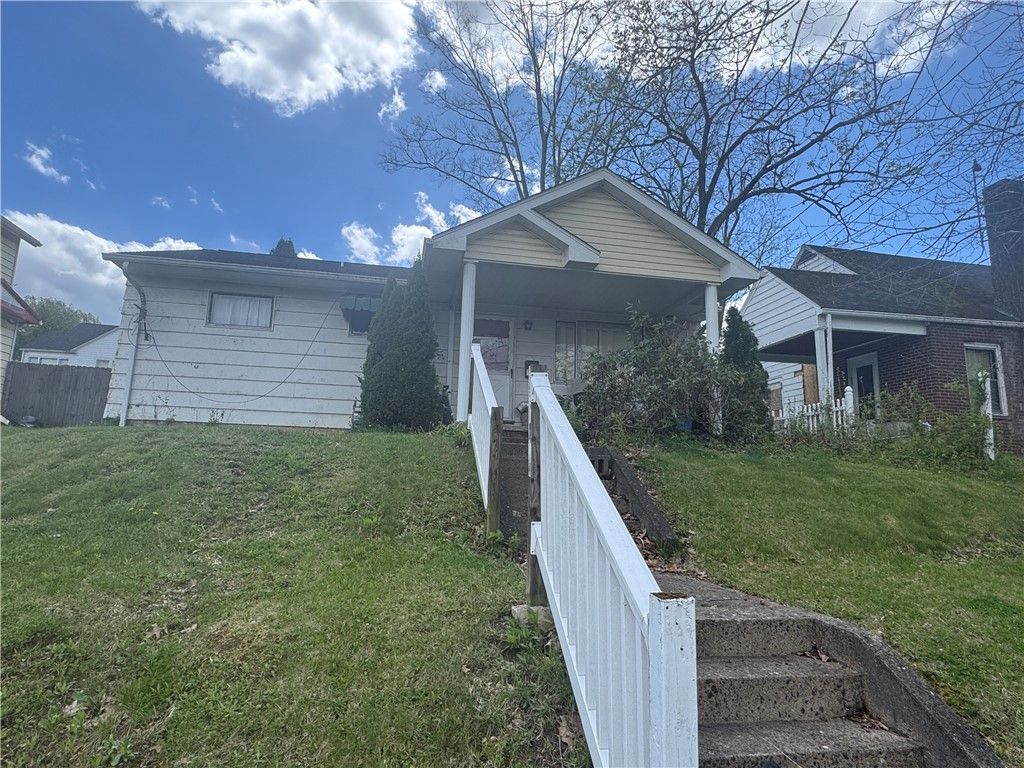 119 5th St, California, PA 15419