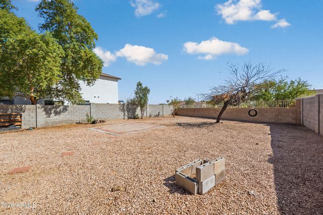 17137 W Port Royale Lane, Surprise, AZ 85388