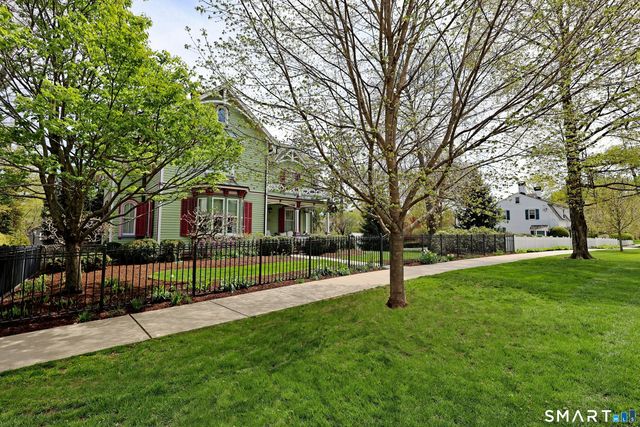 236 & 250 Main Street, Ridgefield, CT 06877
