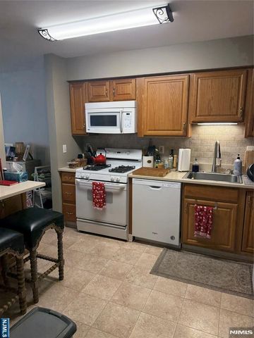 215 Orchard Pk 215, Allendale, NJ 07401