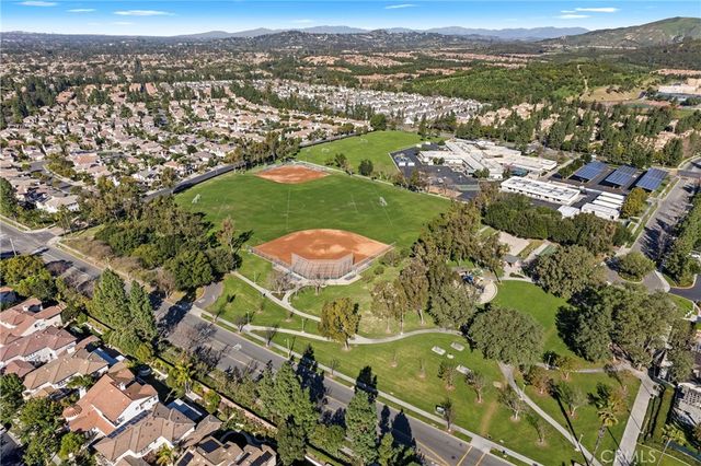 98 Winslow, Irvine, CA 92620