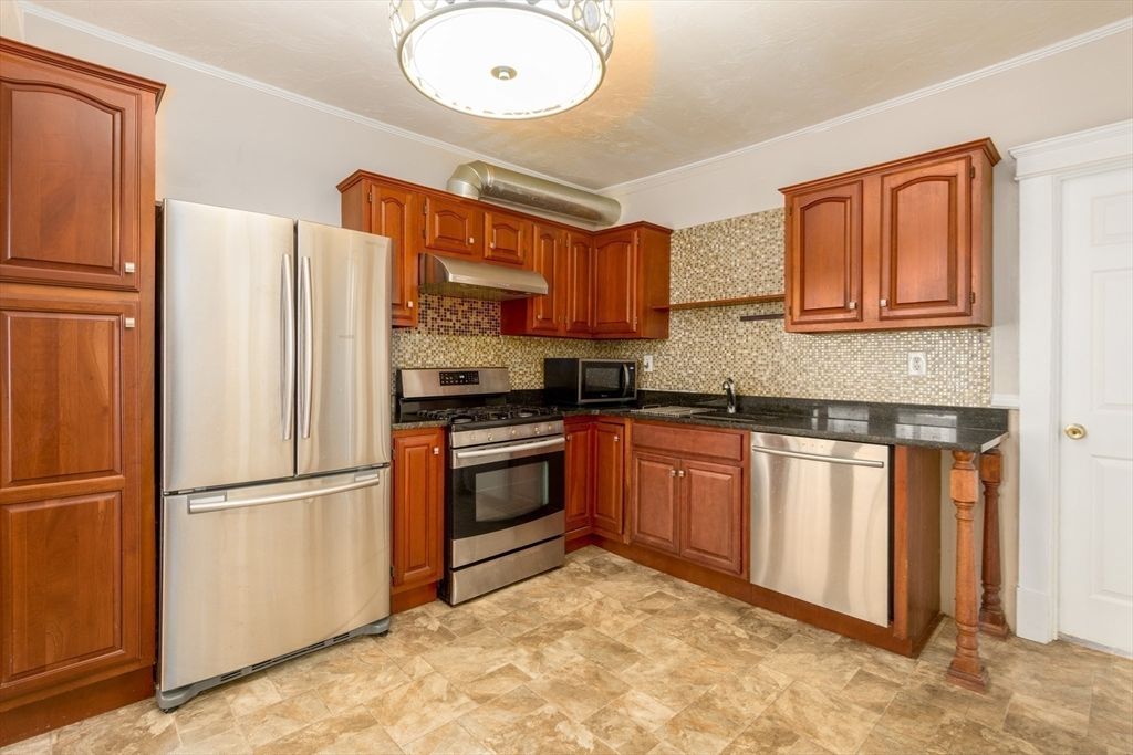 53 Orchard St 2, Lowell, MA 01854