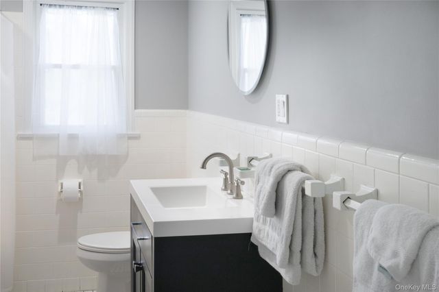 1 Hennessey Lane, Poughkeepsie, NY 12603