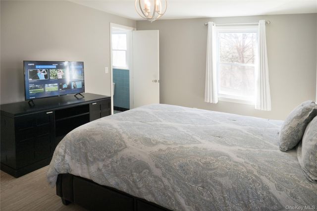 1 Hennessey Lane, Poughkeepsie, NY 12603