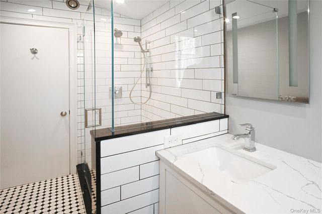 1 Hennessey Lane, Poughkeepsie, NY 12603