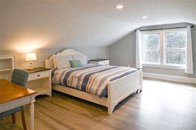 1 Hennessey Lane, Poughkeepsie, NY 12603