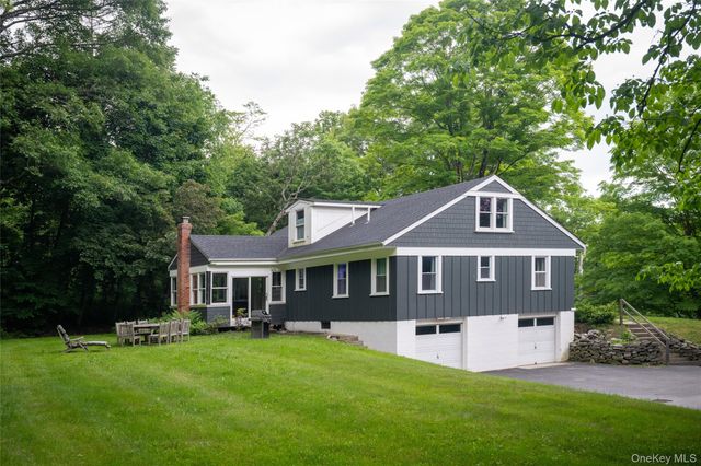 1 Hennessey Lane, Poughkeepsie, NY 12603