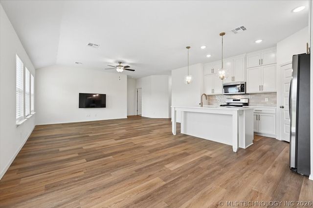 13404 E 123rd Place N, Collinsville, OK 74021