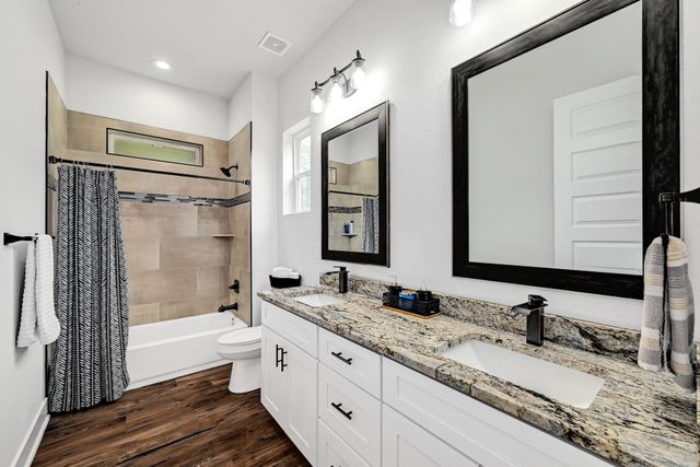 18502 Venture Dr DR, Point Venture, TX 78645