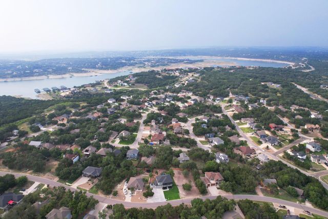 18502 Venture Dr DR, Point Venture, TX 78645