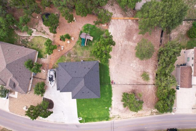 18502 Venture Dr DR, Point Venture, TX 78645