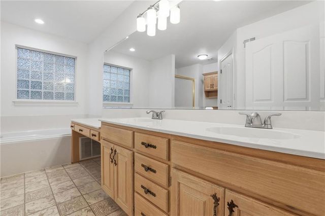 2709 S 23rd Street, Leavenworth, KS 66048