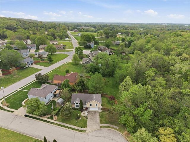 2709 S 23rd Street, Leavenworth, KS 66048