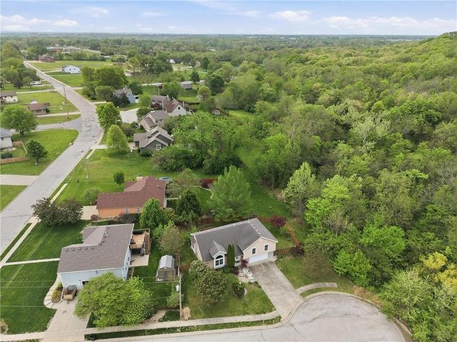 2709 S 23rd Street, Leavenworth, KS 66048