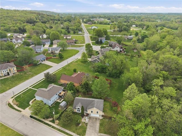 2709 S 23rd Street, Leavenworth, KS 66048