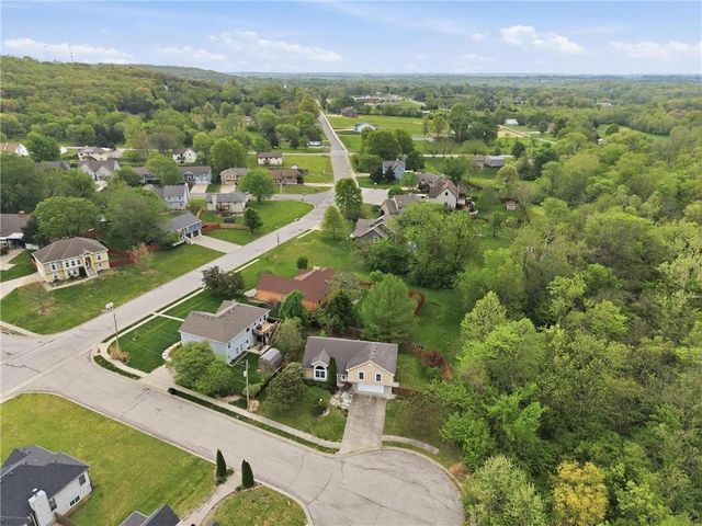 2709 S 23rd Street, Leavenworth, KS 66048