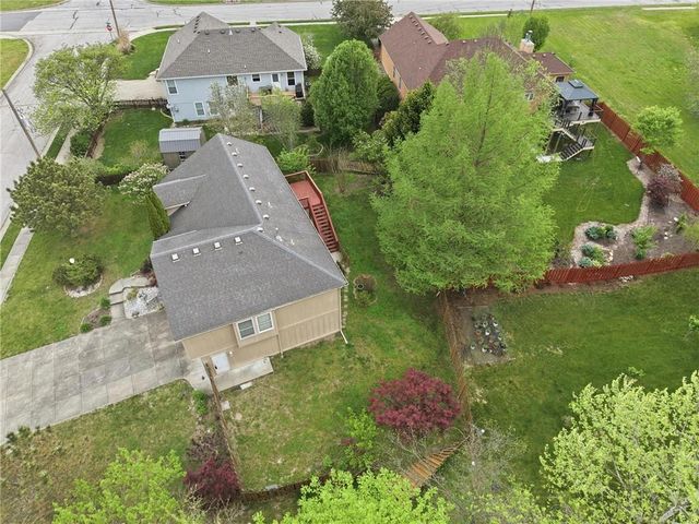 2709 S 23rd Street, Leavenworth, KS 66048