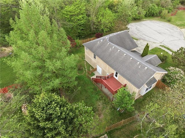 2709 S 23rd Street, Leavenworth, KS 66048