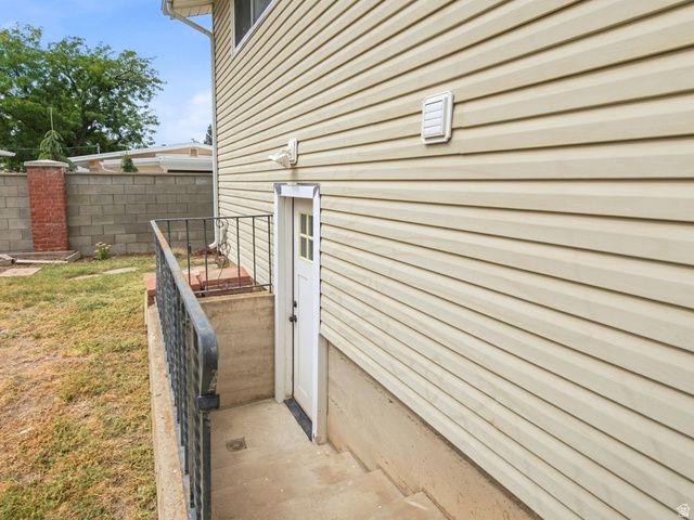 3070 E 7145 S, Cottonwood Heights, UT 84121