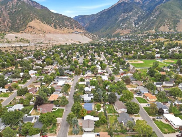 3070 E 7145 S, Cottonwood Heights, UT 84121