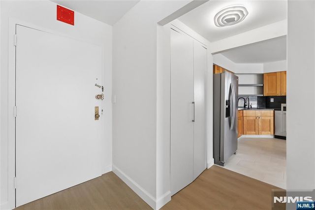 1055 River Road 1006, Edgewater, NJ 07020