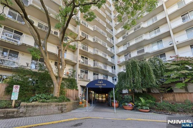 1055 River Road 1006, Edgewater, NJ 07020