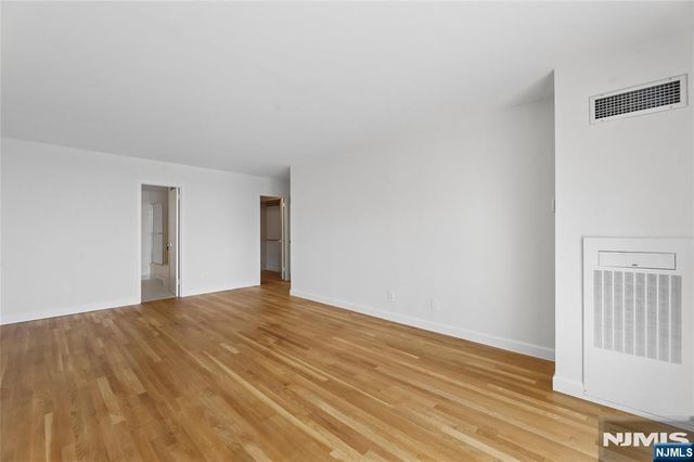 1055 River Road 1006, Edgewater, NJ 07020