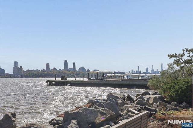 1055 River Road 1006, Edgewater, NJ 07020