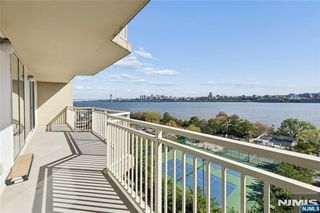 1055 River Road 1006, Edgewater, NJ 07020