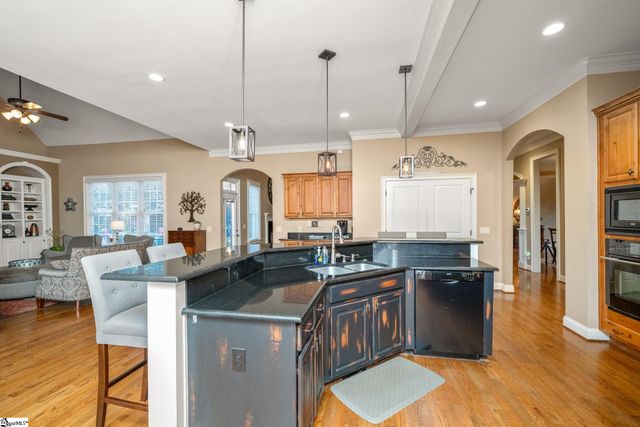 204 Whitworth Way, Simpsonville, SC 29681