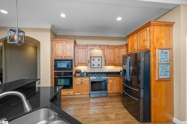 204 Whitworth Way, Simpsonville, SC 29681