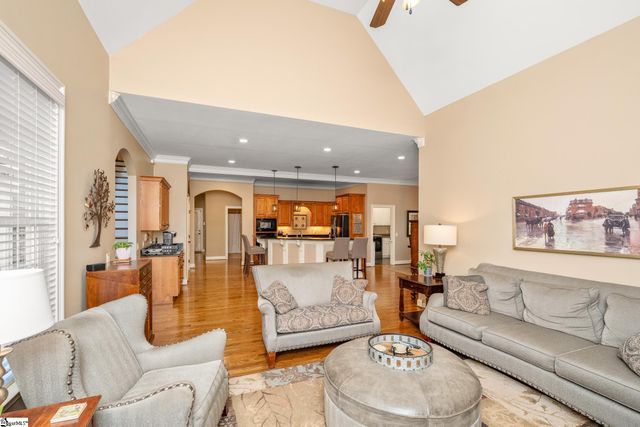 204 Whitworth Way, Simpsonville, SC 29681