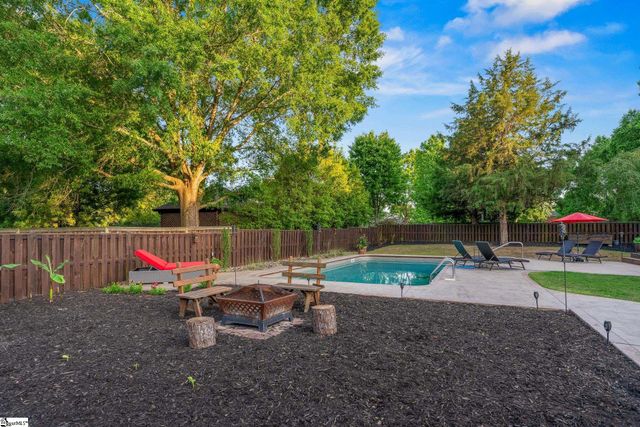 204 Whitworth Way, Simpsonville, SC 29681