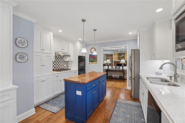 5189 Beech Forest Drive SW, Lilburn, GA 30047
