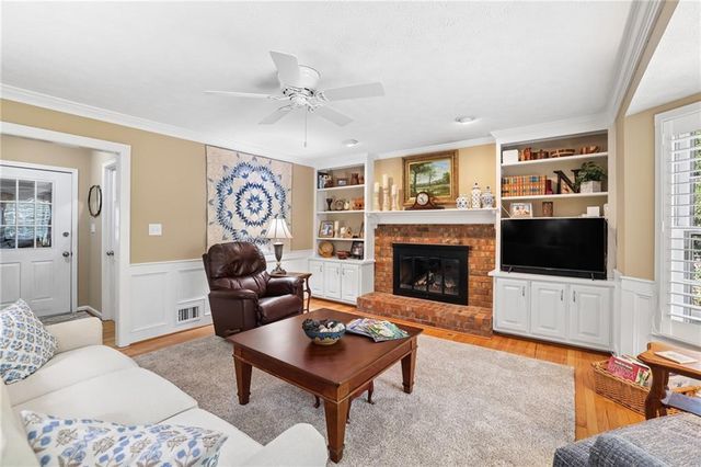 5189 Beech Forest Drive SW, Lilburn, GA 30047
