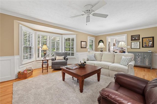 5189 Beech Forest Drive SW, Lilburn, GA 30047